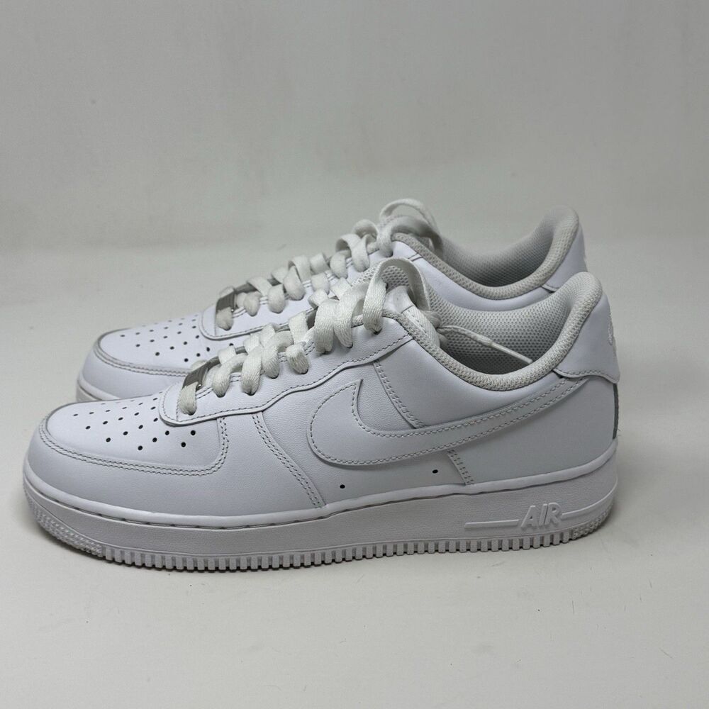 Nike Air Force 1 '07 Low Mens 8 Triple White Leather Athletic Shoes Sneaker - Picture 2 of 16